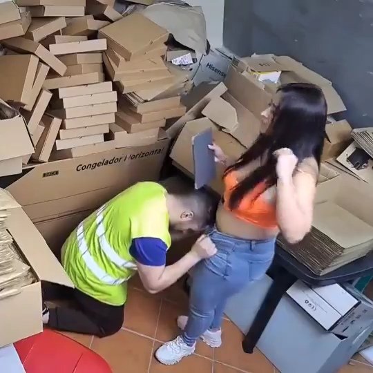 Supervisor Fucking With Worker In Store room